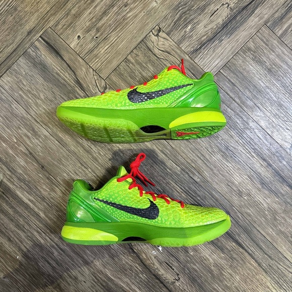 Nike Kids Green Athletic Shoes